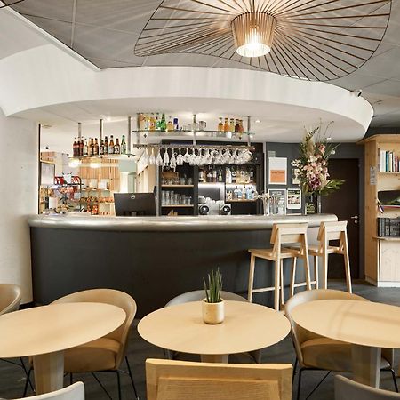 B&B Hotel Rueil-Malmaison Gare Екстериор снимка