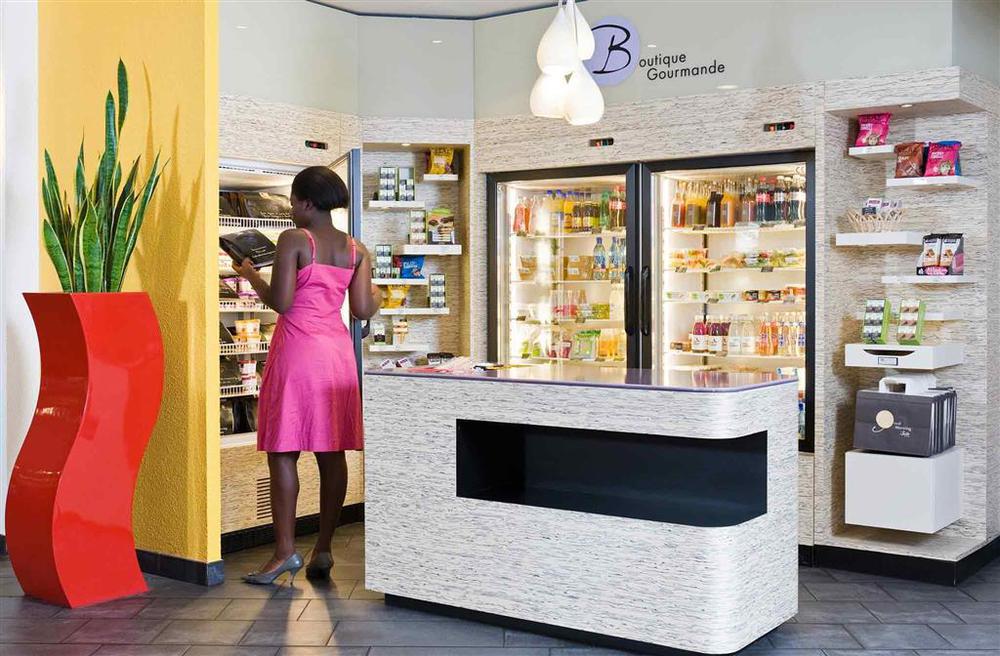 B&B Hotel Rueil-Malmaison Gare Ресторант снимка