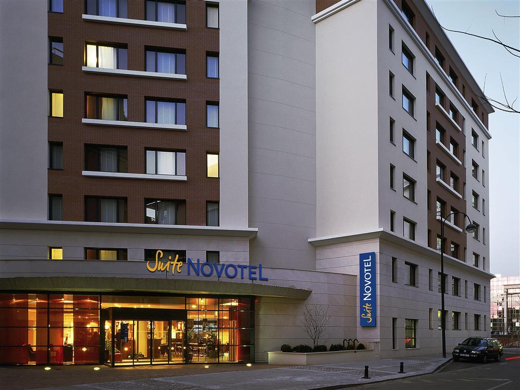 B&B Hotel Rueil-Malmaison Gare Екстериор снимка