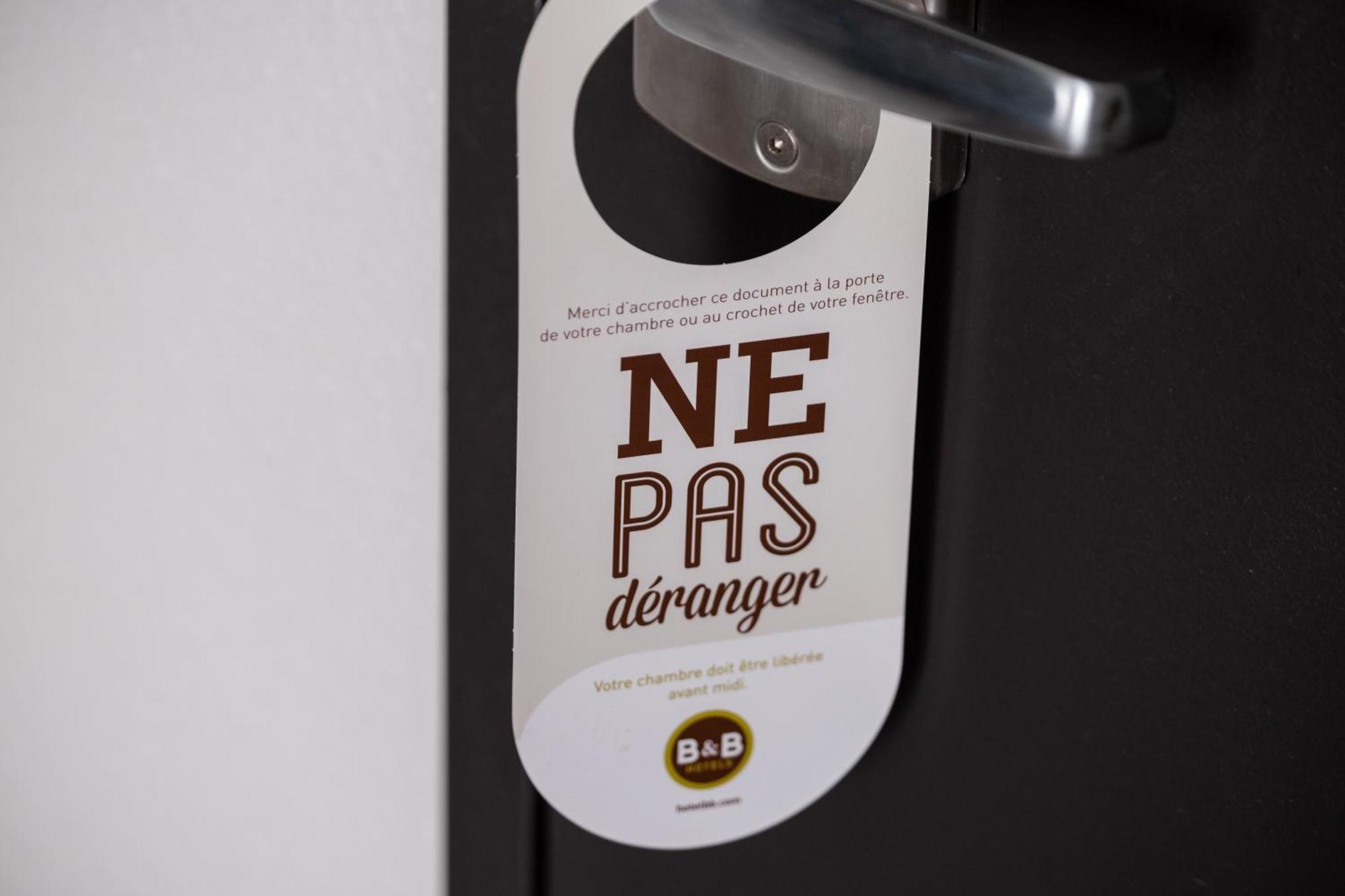 B&B Hotel Rueil-Malmaison Gare Екстериор снимка