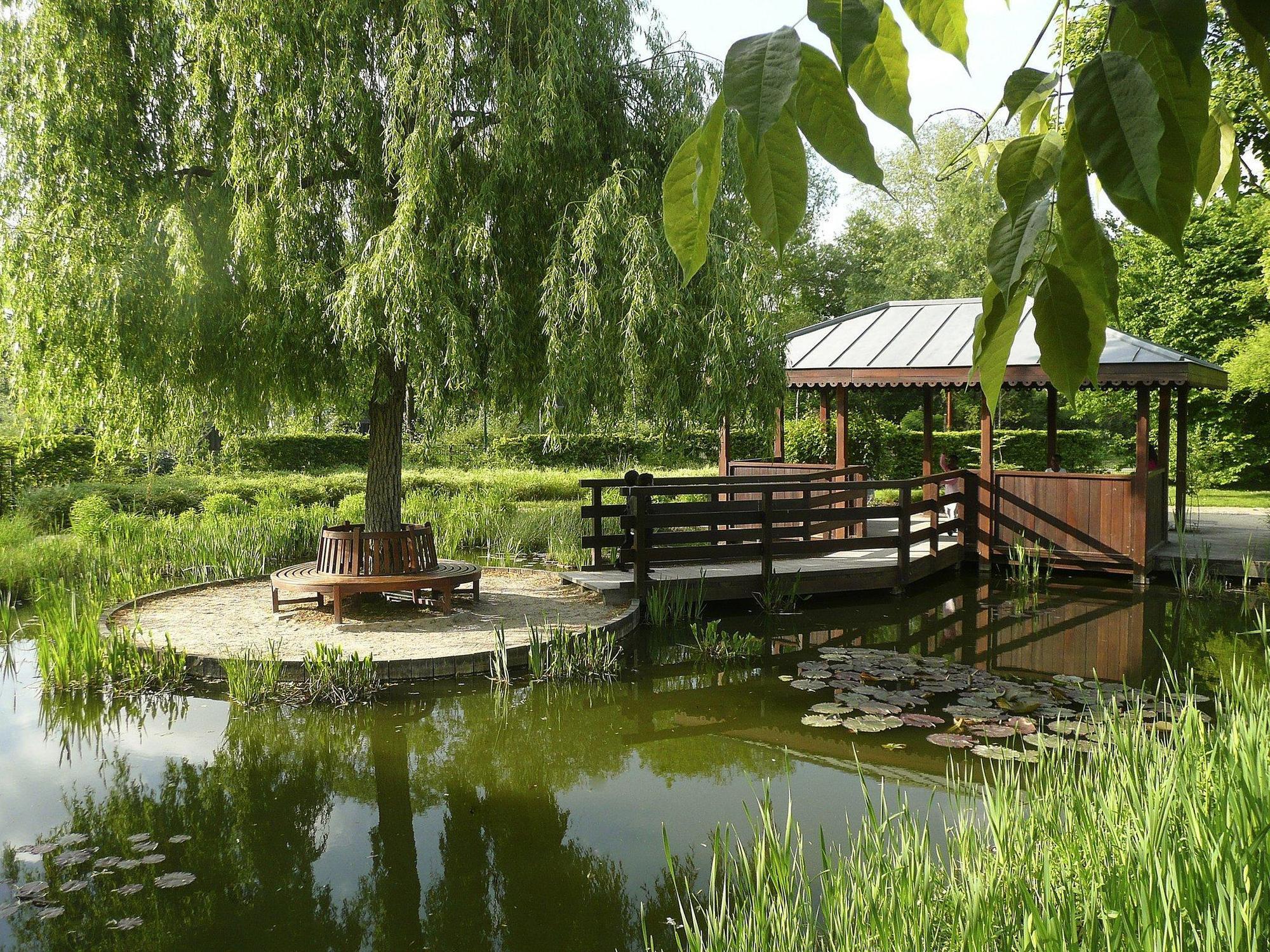B&B Hotel Rueil-Malmaison Gare Екстериор снимка
